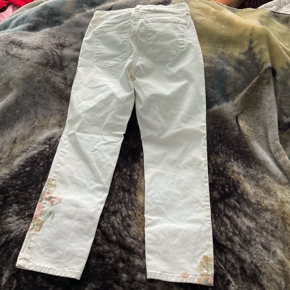 💸NYDJ White Floral Jeans 🤍🌺 size 4 - Picture 10 of 11